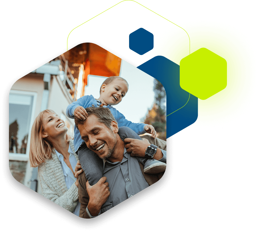 Család a ház előtt